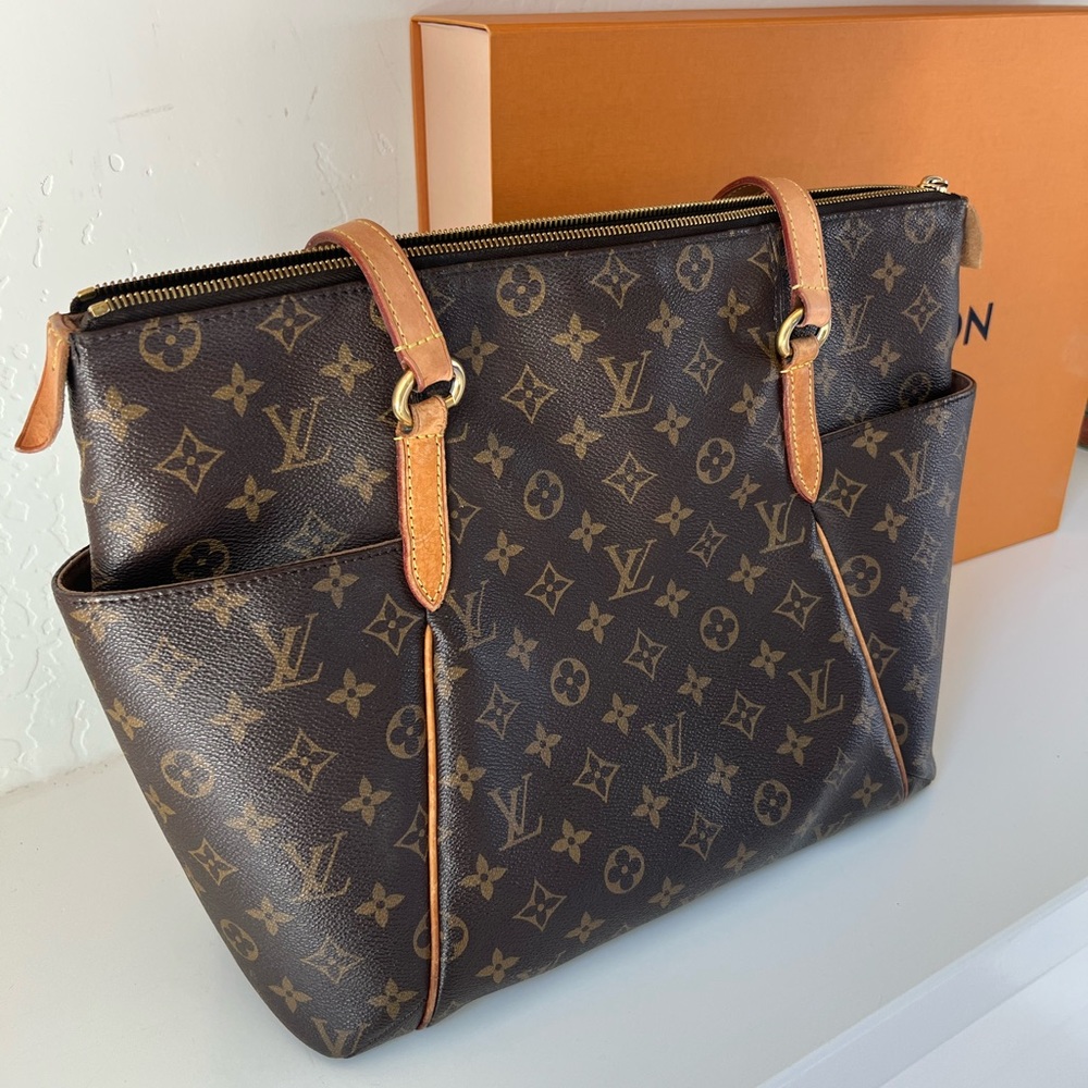 Louis Vuitton Totally MM Monogram Authentic